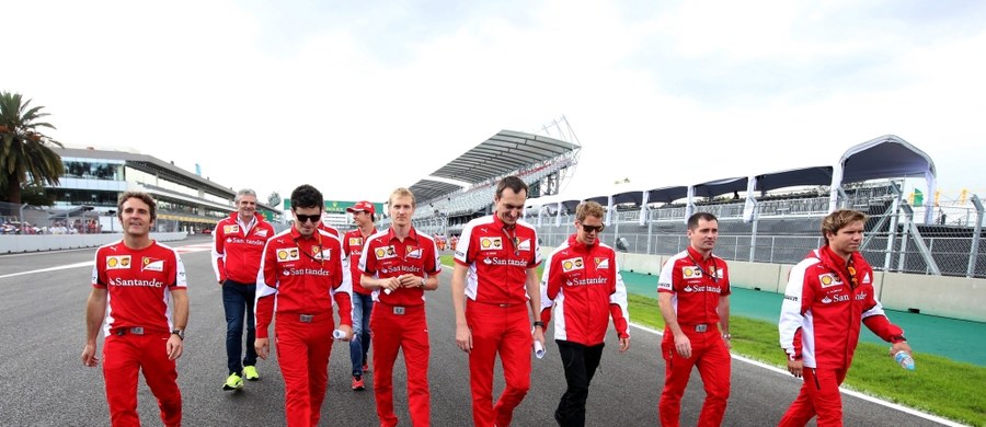 Czterokrotny mistrz świata Formuły 1 Sebastian Vettel z teamu Ferrari przyznał, że jego głównym zadaniem w trzech ostatnich wyścigach sezonu jest wywalczenie w klasyfikacji generalnej drugiego miejsca. "Moim celem jest drugie miejsce. Pierwsze jest już, niestety, poza zasięgiem. Obaj - ja i Nico nadal mamy równe szanse, zapowiada się zacięta walka" – oświadczył Niemiec. 