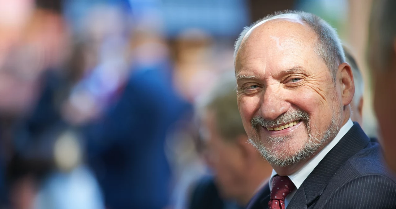 Antoni Macierewicz "powiedział już wiele nieprawd i ma jakąś dziwną taryfę ulgową"