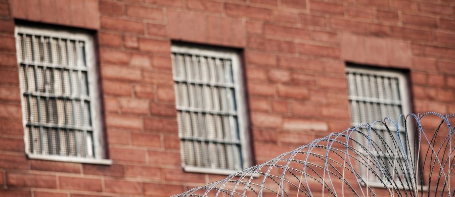 W więzieniu w stanie Missouri ma dojść dzisiaj do wzbudzającej duże kontrowersje egzekucji skazanego na śmierć 55-letniego Ernesta Johnsona. Cierpi on na raka mózgu.  Jego adwokaci twierdzą, że egzekucja za pomocą zastrzyku trucizny spowoduje u niego "niewyobrażalne cierpienia".