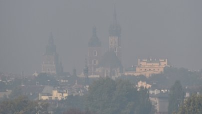 Smog w Krakowie. Przedszkolaki i uczniowie powinni unikać wychodzenia na zewnątrz 