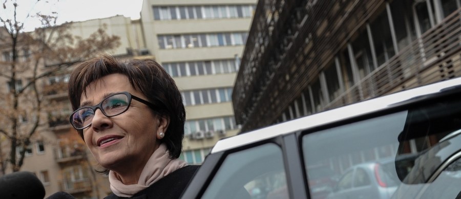 Dziś kontynuowane będą rozmowy na temat powołania nowego rządu. Jak powiedziała rzeczniczka PiS Elżbieta Witek, posiedzenie komitetu politycznego partii, który ma zatwierdzić skład gabinetu, odbędzie się najwcześniej w poniedziałek. 