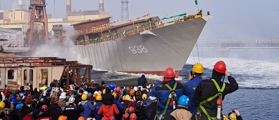 Jedna osoba została ranna podczas wypadku w stoczni Remontowa Shipbuilding w Gdańsku. Do zdarzenia doszło podczas wodowania żaglowca. Uszkodzona została część rampy widokowej, na której stali ludzie. 