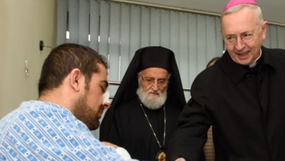Poznań: Metropolita poznański i patriarcha Syrii odwiedzili w szpitalu pobitego Syryjczyka