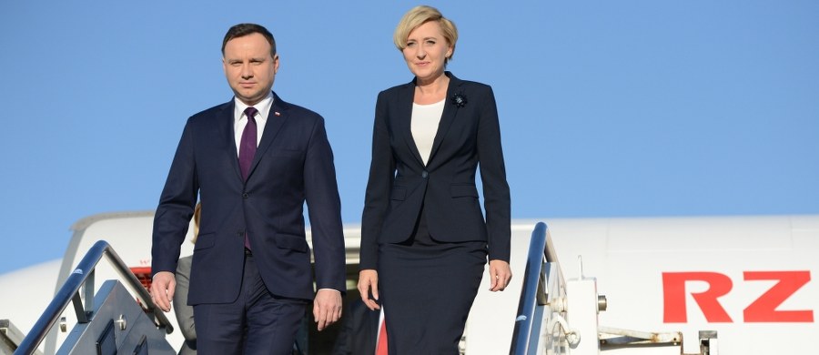 Prezydent Andrzej Duda wraz z małżonką rozpoczął wizytę w Watykanie. Jej pierwszym punktem była msza święta w Bazylice św. Piotra przy grobie świętego Jana Pawła II. W poniedziałek prezydent spotka się z papieżem.