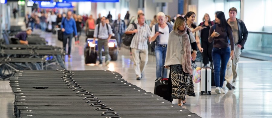 Stewardesy i stewardzi niemieckich linii lotniczych Lufthansa rozszerzą w poniedziałek strajk na lotniskach we Frankfurcie nad Menem i Duesseldorfie na port lotniczy w Monachium - poinformował związek zawodowy personelu pokładowego Ufo.