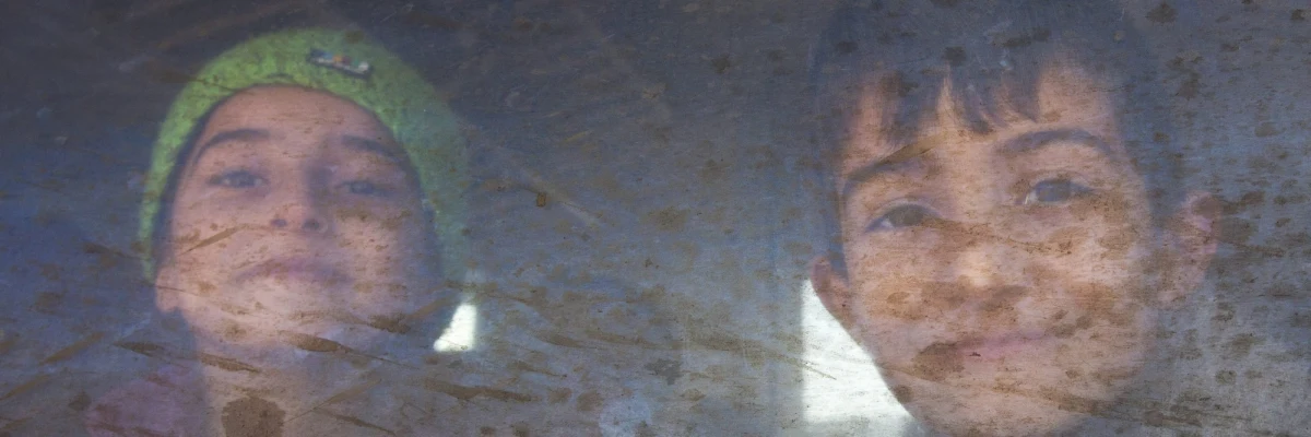 Spośród 700 tysięcy syryjskich dzieci mieszkających w Turcji aż dwie trzecie w ubiegłym roku nie uczęszczało do szkoły - podaje światowa organizacja praw człowieka Human Rights Watch. (HRW) Głównymi przyczynami są bariery językowe i bardzo trudna sytuacja rodzin migrantów.