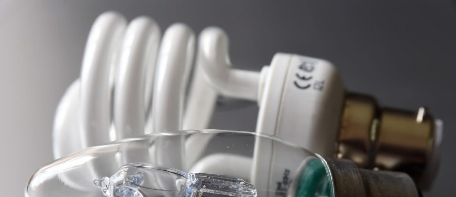 Wtorkowa „Rzeczpospolita” pisze o zmianach, które mogą uderzyć Polaków po kieszeniach. „Nawet o ponad 2 zł za MWh może wzrosnąć cena energii elektrycznej dla klientów indywidualnych” – informuje dziennik. 