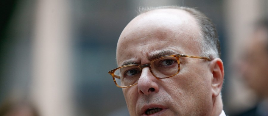 Bernard Cazeneuve, minister spraw wewnętrznych Francji poinformował, że tamtejsze służby udaremniły zamach na żołnierzy w bazie marynarki wojennej w Tulonie. Po roku obserwacji aresztowano 25-letniego mężczyznę, znanego służbom specjalnym z radyklanych poglądów i kontaktów z islamistami, który próbował zgromadzić materiały potrzebne do przeprowadzenia ataku.