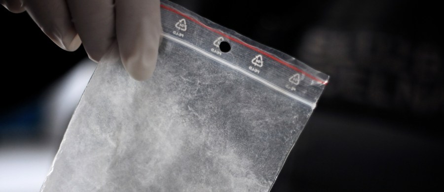 Ponad pół tony kokainy przewożono w dwóch autokarach z kibicami piłkarskiej reprezentacji Kolumbii. Pojazdy jechały do Santiago de Chile na mecz eliminacji mistrzostw świata 2018. Narkotyki były ukryte pod podłogą i fotelami.