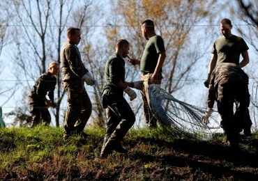 Budują ogrodzenie na granicy słoweńsko-chorwackiej, by kontrolować przepływ migrantów