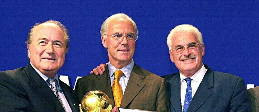 Zawieszony w związku z podejrzeniami korupcyjnymi prezydent Międzynarodowej Federacji Piłki Nożnej Joseph Blatter od kilku dni przebywa w szpitalu - poinformował jego rzecznik prasowy Klaus Stoehlker. Szczegóły stanu zdrowia Szwajcara nie są znane.