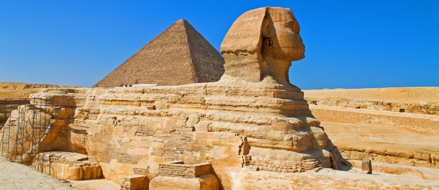 Na trop nowej tajemnicy najsławniejszej egipskiej piramidy - Piramidy Cheopsa - wpadła międzynarodowa ekipa naukowców. Badania termiczne starożytnej budowli wskazują na możliwość istnienia w jej wnętrzu nieznanych dotąd pomieszczeń - być może komnat z sarkofagami.
