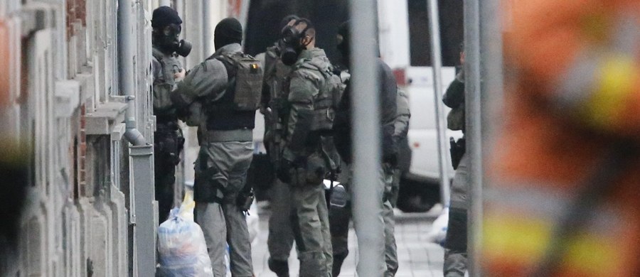 Fiaskiem zakończyła się operacja belgijskiej policji w brukselskiej dzielnicy Molenbeek. Funkcjonariusze szukali Francuza Salaha Abdeslama, który miał uczestniczyć w zamachach w Paryżu. Zatrzymano jedną osobę, ale według prokuratury nikt nie został aresztowany.