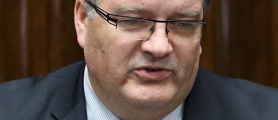 Andrzej Dera został powołany na ministra w Kancelarii Prezydenta Andrzeja Dudy. Ma odpowiadać za sprawy samorządowe i kontakty z parlamentem. Będzie też reprezentować prezydenta podczas prac legislacyjnych w parlamencie i odpowiadać za "dyżury prezydenckie" w Sejmie.