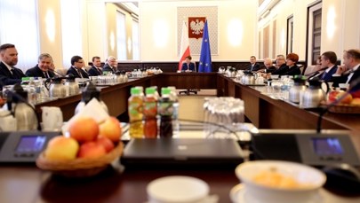 Sondaż: Tym ministrom rządu Szydło Polacy dają największy kredyt zaufania