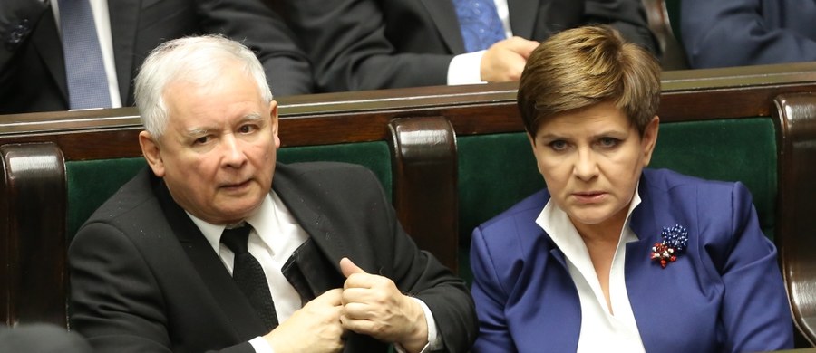 Premier Beata Szydło wygłosi dziś swoje expose. Jej wystąpienie potrwa 1,5 godziny, następnie zostanie ogłoszona przerwa, by kluby mogły przygotować się do debaty. Wieczorem Sejm będzie głosować nad wnioskiem o wotum zaufania dla nowego rządu.