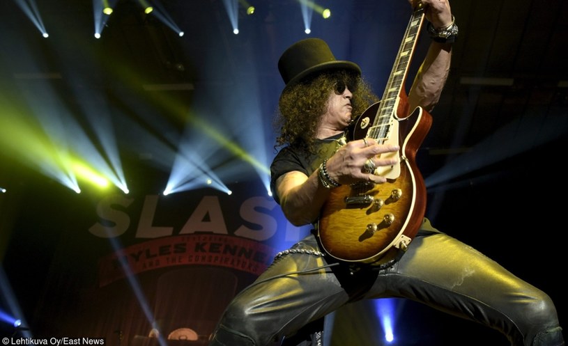 W związku z ostatnimi zamachami w Paryżu organizatorzy piątkowego (20 listopada) koncertu Slasha w Łodzi zapowiadają dodatkowe zabezpieczenia. Specjalną akcję dla uczczenia ponad 130 ofiar tragedii szykują za to fani gitarzysty.