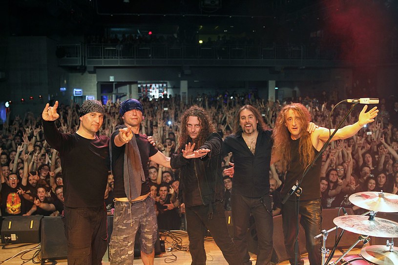 Znana z symfonicznego rozmachu, włoska formacja Rhapsody Of Fire zdradziła szczegóły premiery nowego albumu. 