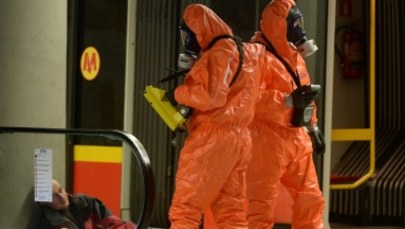 Atak chemiczny na jeden z wagonów warszawskiego metra. Nocne ćwiczenia służb 