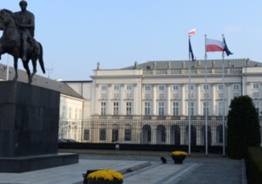 Raport otwarcia Kancelarii Prezydenta. Autorzy: Nieuzasadnione wydatki kancelarii Komorowskiego