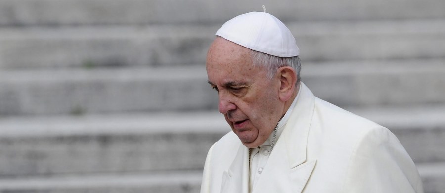 Prokuratura umorzyła postępowanie ws. znieważenia papieża Franciszka przez Ewę Wójciak, byłą szefową Teatru Ósmego Dnia w Poznaniu. W marcu 2013 roku napisała ona na jednym z portali społecznościowych: "No i wybrali ch..., który donosił wojskowym na lewicujących księży".