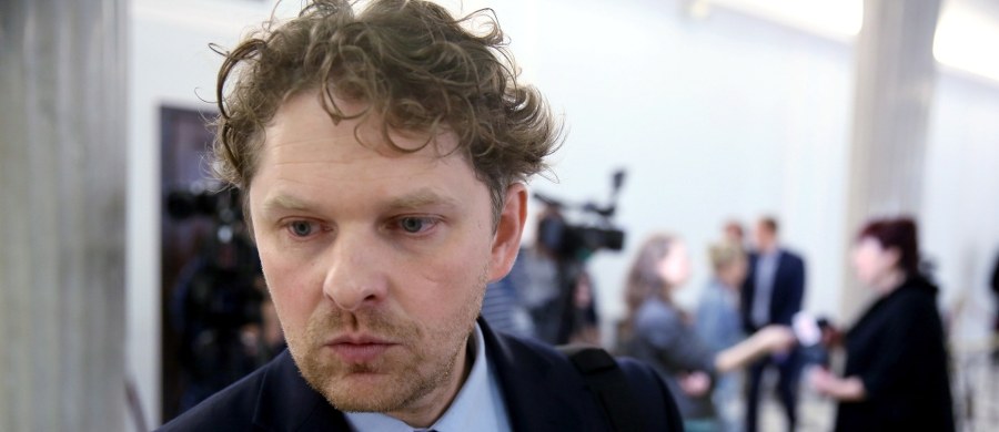 Premier dokonuje zmiany szefów służb specjalnych. Były koordynator służb mówi, że ta sytuacja jest niebezpieczna dla Polski. Minister spraw zagranicznych uważa, że każda minuta funkcjonowania starych szefów była zagrożeniem. Jakie priorytety będą miały służby pod nowym kierownictwem? Jak będzie wyglądała ich praca?  W piątek gościem Konrada Piaseckiego w Kontrwywiadzie RMF FM będzie nowy szef komisji ds. służb specjalnych Marek Opioła z PiS.