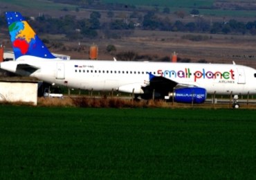 Polak zapłaci 130 tysięcy zł kary za fałszywy alarm bombowy w samolocie