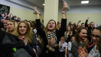 Strajk w warszawskim liceum: Uczniowie dopięli swego, dyrektorka podała się do dymisji