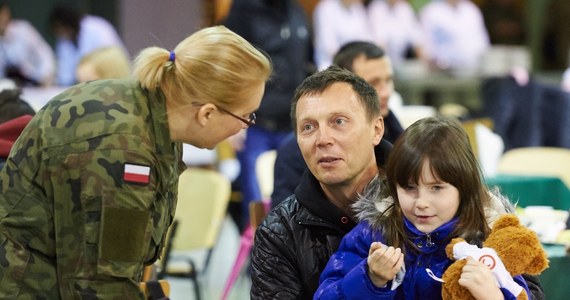 Na wojskowym lotnisku w Królewie Malborskim (Pomorskie) wylądowały już wszystkie cztery samoloty z osobami polskiego pochodzenia, ewakuowanymi ze wschodniej Ukrainy, m.in. z Mariupola. Przyleciało nimi 149 osób.