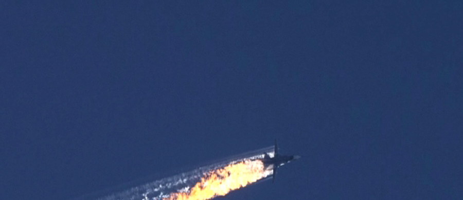 Władze USA twierdzą, że rosyjski Su-24 znajdował się przez chwilę w tureckiej przestrzeni powietrznej, po czym został zestrzelony w przestrzeni powietrznej Syrii - poinformowała agencja Reutera, cytując anonimowe źródła w Białym Domu. Z kolei brytyjskie media donoszą, że rosyjski Su-24 znajdował się nad terytorium Turcji dokładnie przez 17 sekund.