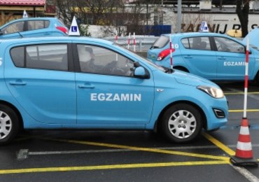 Przyszli kierowcy mogą odetchnąć z ulgą. Z restrykcyjnych przepisów na razie tylko „zielony listek”?