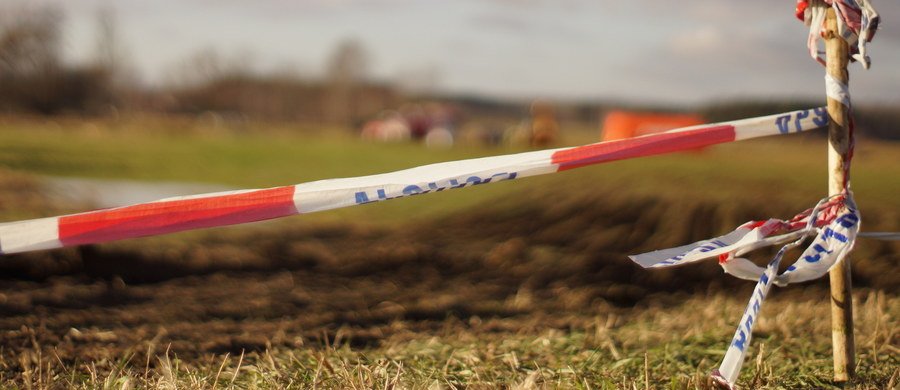 Tajemnicze znalezisko w miejscowości Mrzezino koło Pucka na Pomorzu. W pobliżu swojego domu jeden z mieszkańców znalazł dziwny przedmiot. Na miejsce wezwano policję, straż pożarną, pogotowie ratunkowe i jednostkę antyterrorystyczną. Informację o tajemniczym znalezisku dostaliśmy na Gorącą Linię RMF FM.