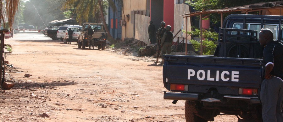 Dwaj gwinejscy żołnierze oraz jeden pracownik cywilny przebywający na misji pokojowej o kryptonimie MINUSMA zginęli w ataku rakietowym na bazę ONZ w Kidal w północnej części Mali. Według źródeł ONZ co najmniej 14 osób jest rannych.
