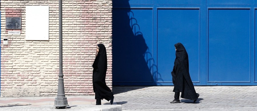 Po raz pierwszy w historii Arabii Saudyjskiej kobiety będą mogły skorzystać z biernego i czynnego prawa wyborczego. Głosowanie mające na celu wyłonienie samorządu terytorialnego odbędzie się 12 grudnia. Kampania przedwyborcza rozpoczyna się dziś.