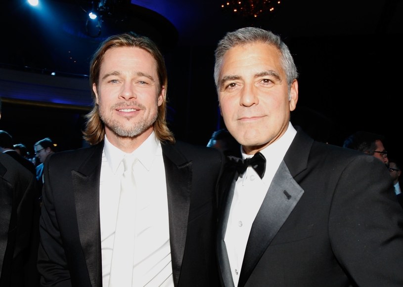 Aktor Brad Pitt wyznał ostatnio, że często musi rywalizować ze swoim przyjacielem, George'em Clooneyem o prawa do filmów.