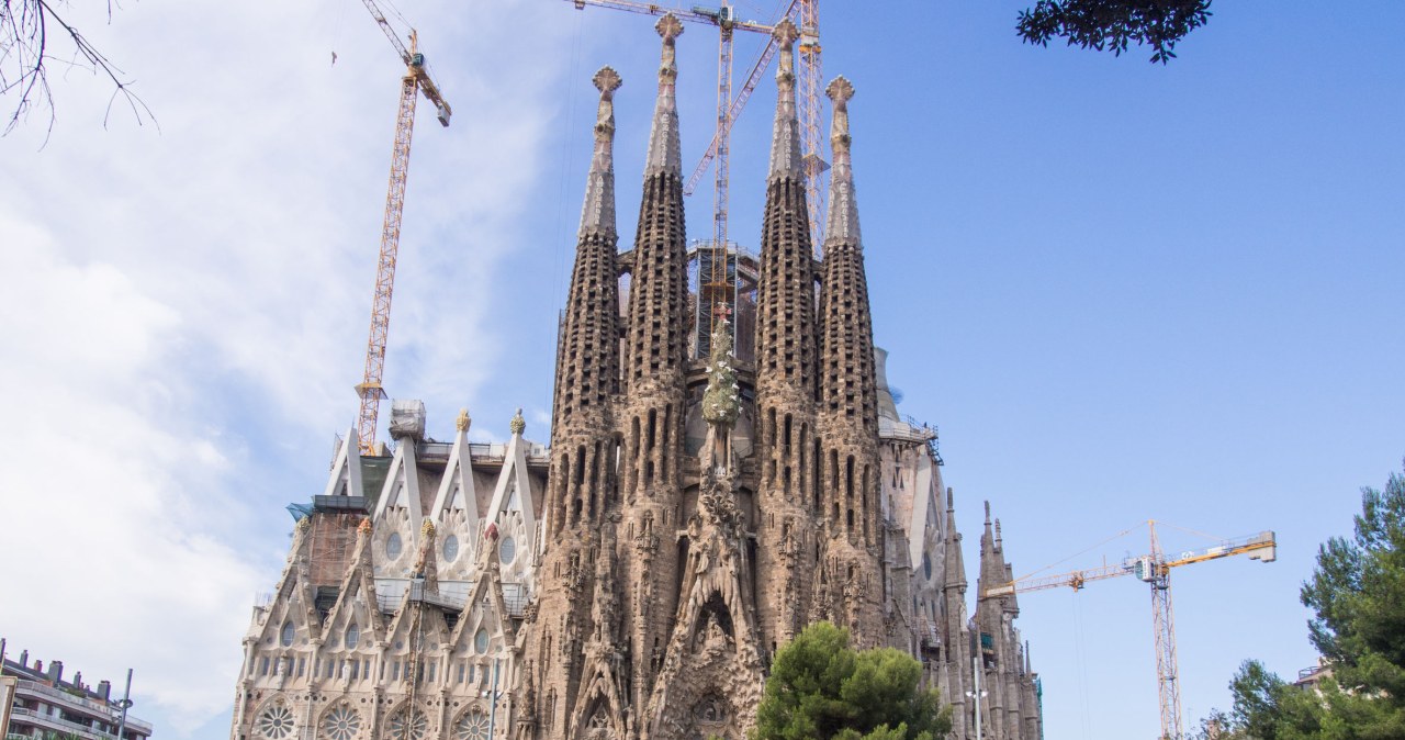 Sagrada Familia najwyższym kościołem. Świat świętuje otwarcie wieży