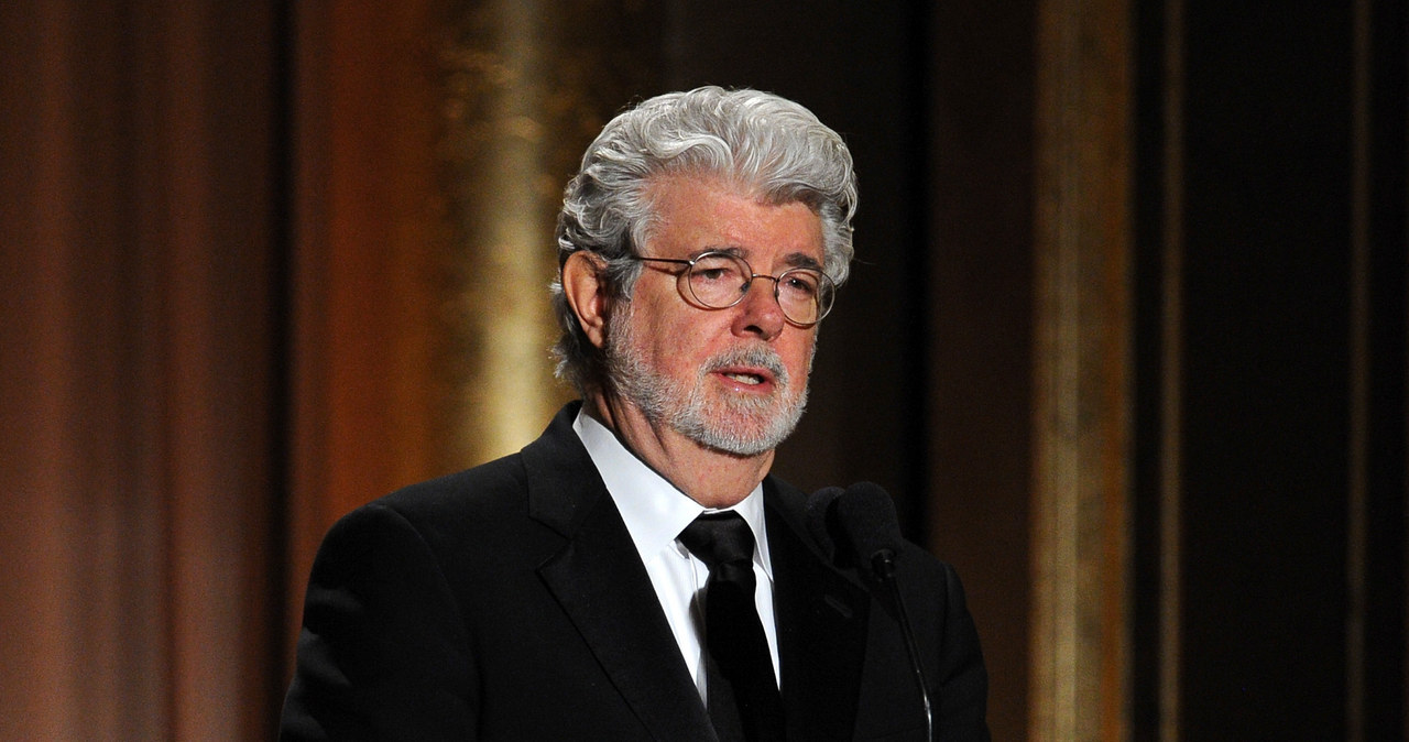 George Lucas tłumaczył niedawno, dlaczego przed laty zmienił jedną ze scen "Gwiezdnych wojen". Według niego, poprzednia wersja nie była zgodna z mitologią serii.