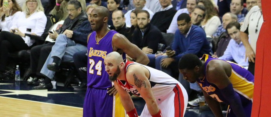 Washington Wizards przegrał u siebie z Los Angeles Lakers 104:108 w meczu koszykarskiej ligi NBA. Grający dla gospodarzy Marcin Gortat uzyskał 18 punktów i 10 zbiórek, zdobywając tym samym swoje trzecie z rzędu double-double i szóste w sezonie. 31 punktów dla gości zdobył Kobe Bryant. 