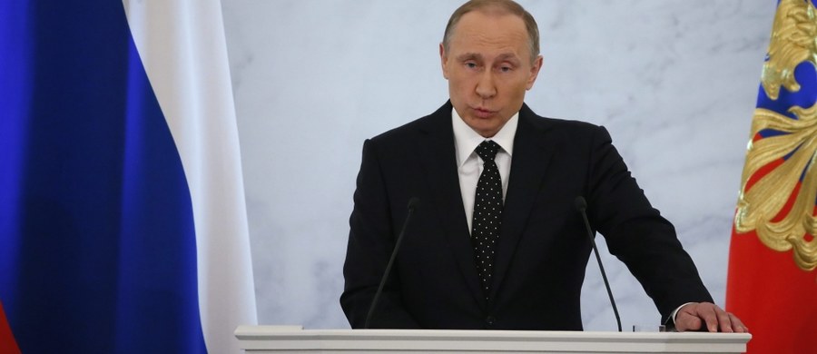 Prezydent Rosji Władimir Putin wykorzystał wygłoszone w czwartek orędzie do Zgromadzenia Federalnego, by po raz kolejny skrytykować Turcję za zestrzelenia rosyjskiego bombowca. Zaznaczył również, że Rosja nie zastosuje w odpowiedzi brutalnej siły, lecz ostrzegł, że jeśli ktoś sądzi, że rosyjska reakcja będzie ograniczona do sankcji handlowych, to głęboko się myli.