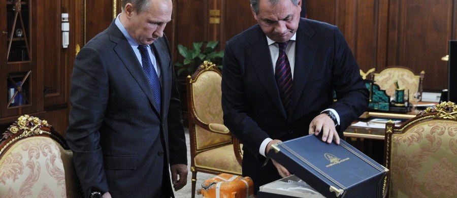 Prezydent Rosji Władimir Putin, któremu we wtorek dostarczono rejestrator parametrów lotu, czyli tzw. czarną skrzynkę rosyjskiego bombowca Su-24 strąconego przez Turków, powiedział, by otworzyć ją w obecności ekspertów międzynarodowych.