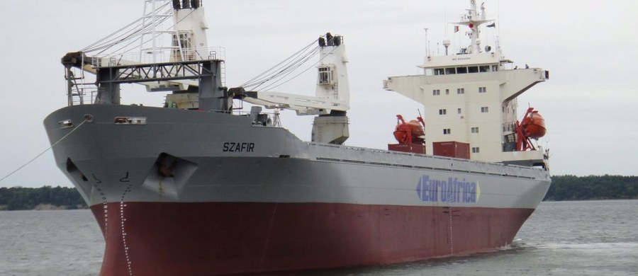 Pięciu porwanych polskich marynarzy ze statku "Szafir" jest już do kraju. Marynarze są cali, zdrowi i bezpieczni. Przebywają wśród swoich rodzin - poinformowało kierownictwo armatora jednostki Euroafrica.