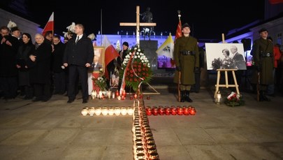 Rzecznik Dudy o smoleńskiej tablicy przed pałacem: Będzie skromna, ale godna