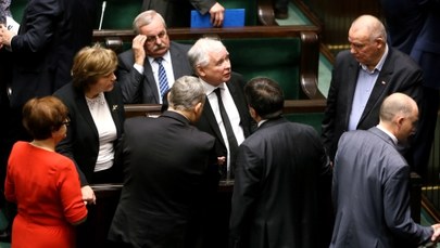 Kaczyński: Kompromitacja się pogłębia. Marszałek Sejmu może zwrócić się o unieważnienie wyroku TK