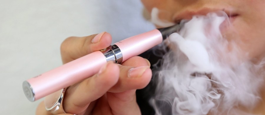 Od maja 2016 roku w Holandii używanie papierosów elektronicznych przez osoby poniżej 18. roku życia będzie zabronione. Reklamowanie e-papierosów ma ponadto podlegać tym samym zasadom, co zwykłe wyroby tytoniowe.