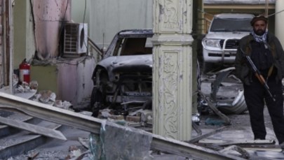 Kabul: Całą noc trwała wymiana ognia z talibami w pobliżu ambasady Hiszpanii. Napastnicy zginęli