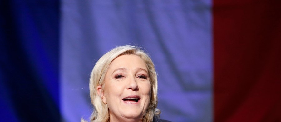 W oczekiwanej z napięciem drugiej turze wyborów regionalnych we Francji skrajnie prawicowy Front Narodowy Marine Le Pen nie wygrał w niedzielę w żadnym z regionów, mimo zwycięstwa w pierwszej turze w skali kraju - wynika z sondaży exit polls. Były to ostatnie wybory we Francji przed wyborami prezydenckimi w 2017 roku.(
