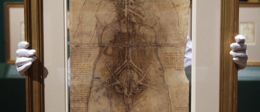 „Badania miały pewien systematyzm i były pełne spostrzeżeń naukowych. Nieprawdopodobny zmysł obserwatora, który był u Leonarda da Vinci i zmysł syntezy – to jest to, co mnie rzuciło na kolana” – mówi gość „Dania do Myślenia” w RMF Classic, ortopeda i wykładowca anatomii czynnościowej na WUM Dariusz Białoszewski. Mowa o polskim wydaniu rysunków anatomicznych da Vinci „Mechanika człowieka”. Białoszewski jest autorem przedmowy do tego dzieła. „Najbardziej kręcące w tym wszystkim jest śledzenie myśli i rozumowania Leonarda. Z jego rysunków wynika, że uznawał człowieka za sztukę. Poszanowanie i kult ciała był ogromny” – uważa gość RMF Classic. „Fascynowało mnie jego myślenie jak to wszystko ze sobą działa – to, co nazywamy w tej chwili anatomią czynnościową” – dodaje ortopeda. Zdaniem Białoszewskiego „człowieka można postrzegać również jako pewne dzieło sztuki inżynierskiej”. „To się też przekłada bezpośrednio na myślenie Leonarda o maszynach” – mówi gość „Dania do Myślenia”. 