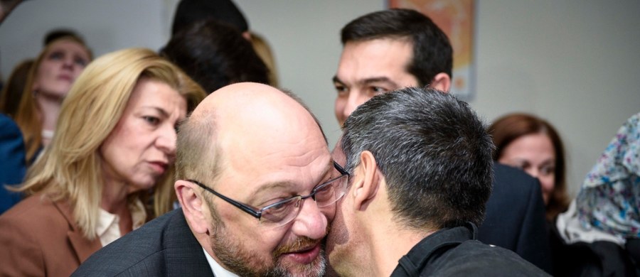 Kapo w filmie o obozie koncentracyjnym – w takiej roli obecnego szefa Parlamentu Europejskiego Martina Schulza  obsadził kiedyś złośliwie były już szef włoskiego rządu Silvio Berlusconi. Słowo „capo” po włosku znaczy „szef”, więc gdyby odrzeć je z lagrowego kontekstu, Schulza nie obraża; ale w polszczyźnie jest też wyraz „kapować”, a to już inna  historia.