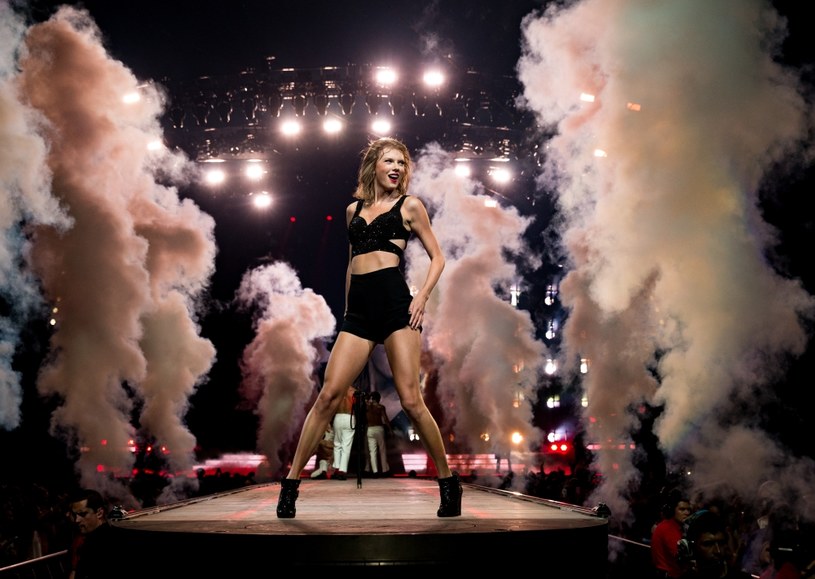 Taylor Swift była gościem w programie Zane'a Lowe w Apple Music, gdzie podsumowała ostatni rok i opowiedziała o zakończonej trasie koncertowej promującej jej album "1989". 