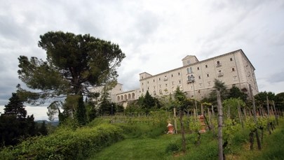 Zamkną kontrowersyjne świąteczne miasteczko na Monte Cassino
